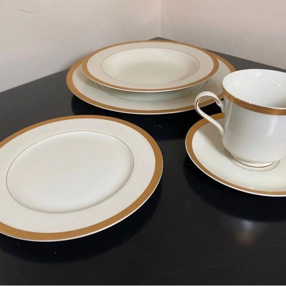 1970s Mikasa Colony Gold Ivory China White Vintage Dinnerware L2818 Dinner Set - Picture 5 of 9